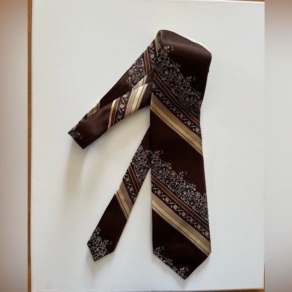 Elegant Brown and Gold Floral Tie by Damon